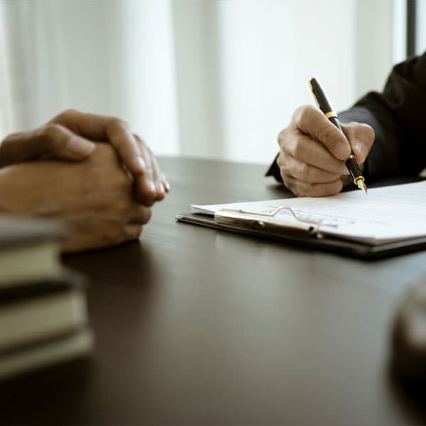 Proteja sus derechos con nuestros abogados en derecho civil en Ferrol